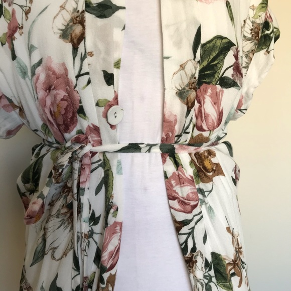Kimono style button up. - Picture 4 of 4